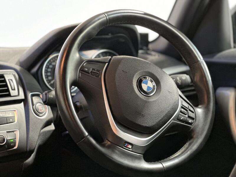 BMW 1 SERIES