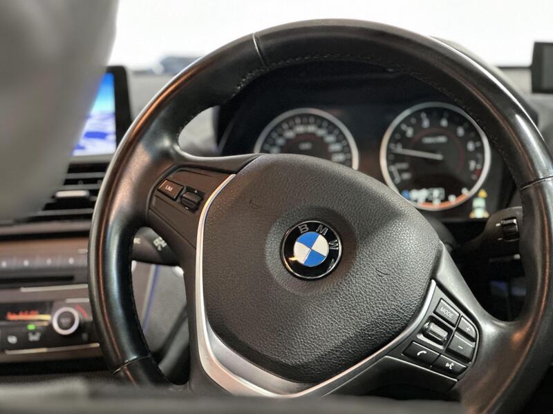 BMW 1 SERIES