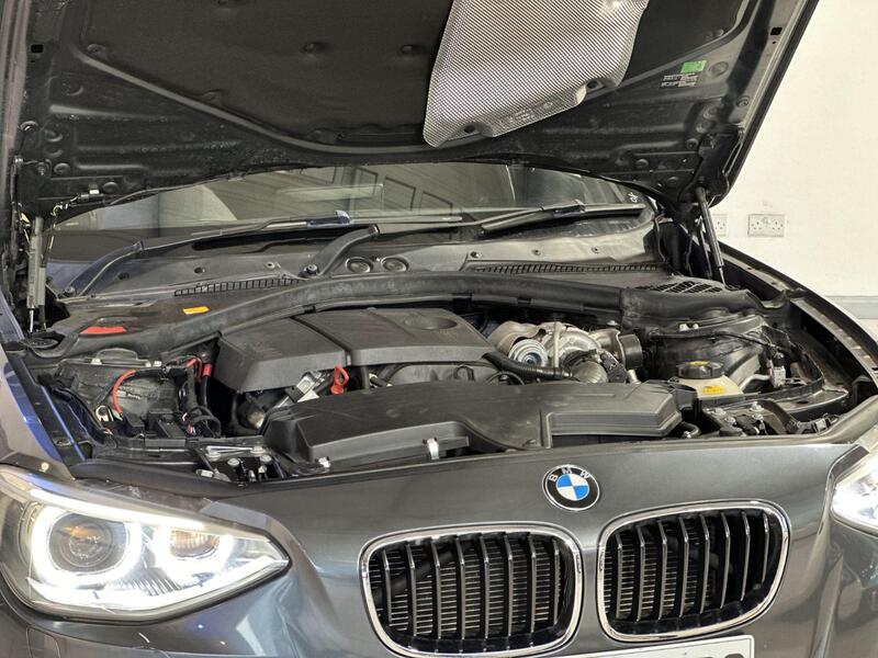 BMW 1 SERIES
