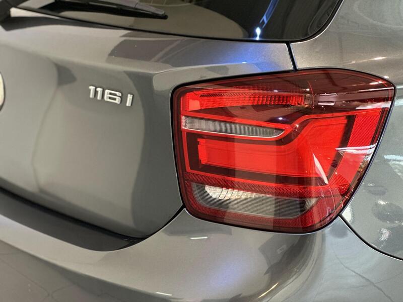 BMW 1 SERIES