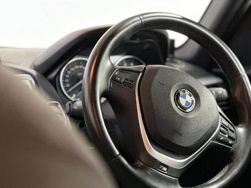 BMW 1 SERIES