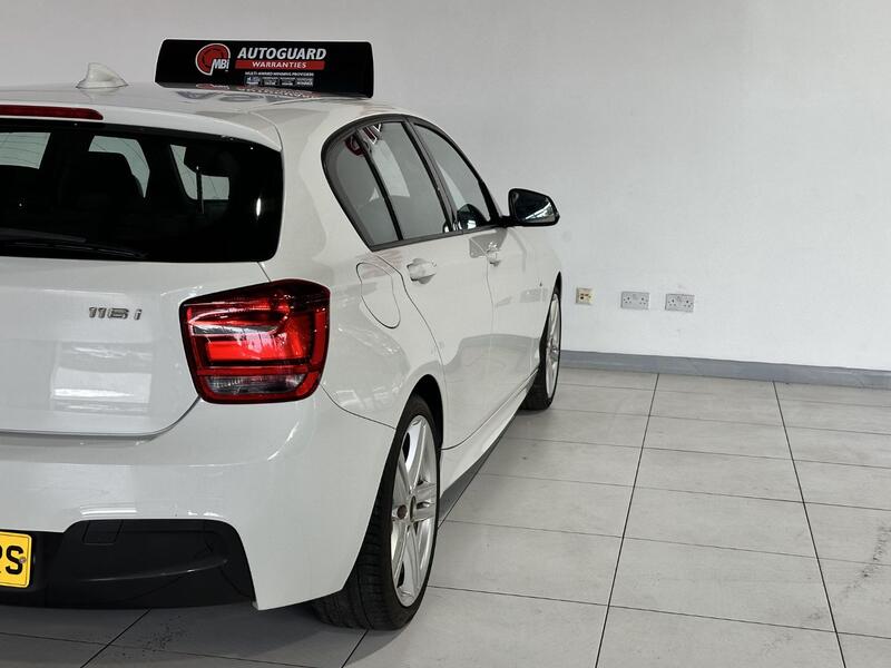 BMW 1 SERIES