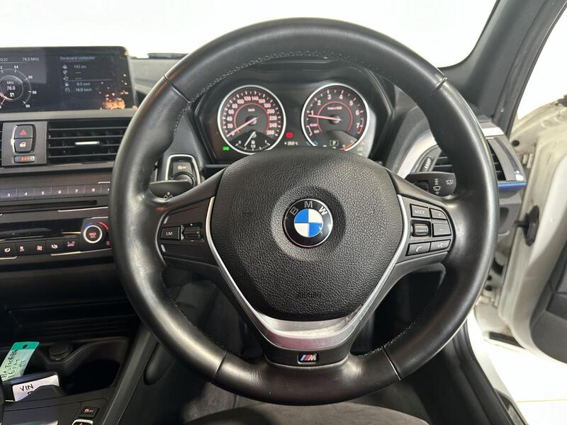 BMW 1 SERIES