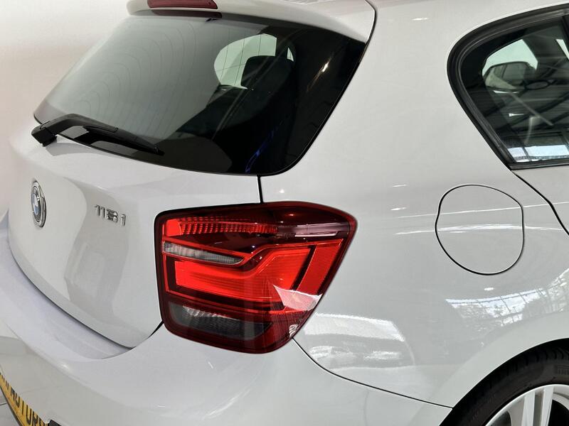 BMW 1 SERIES