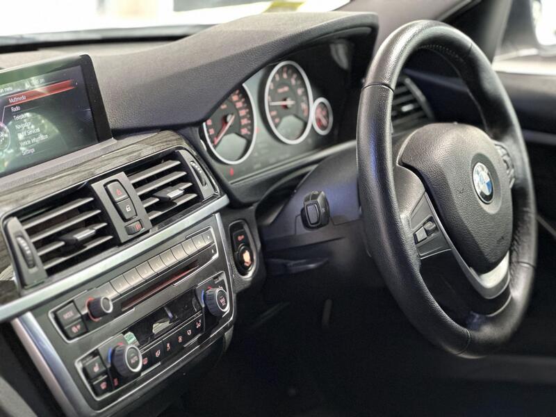 BMW 3 SERIES