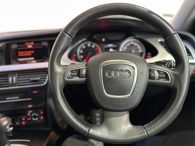 AUDI A4 AVANT
