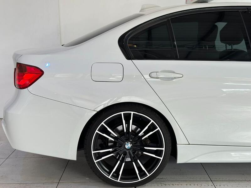 BMW 3 SERIES