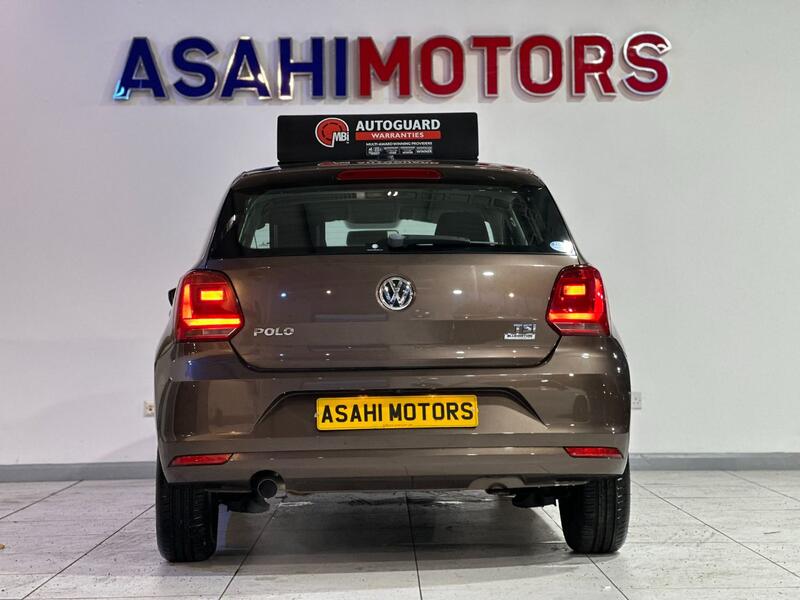 VOLKSWAGEN POLO