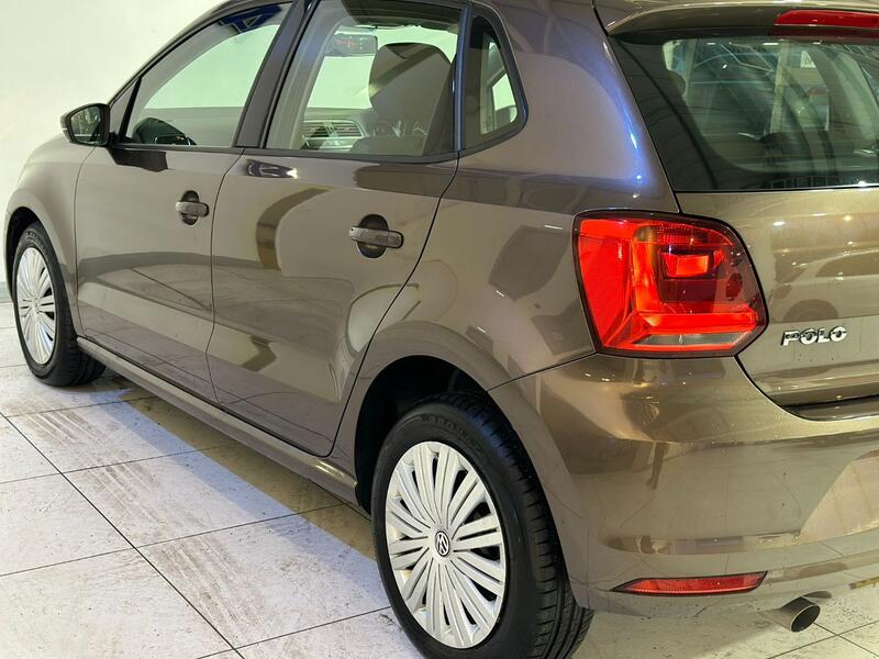 VOLKSWAGEN POLO