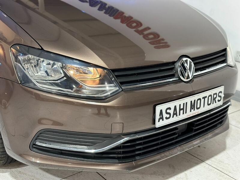 VOLKSWAGEN POLO