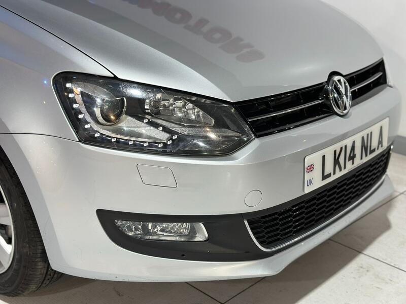 VOLKSWAGEN POLO