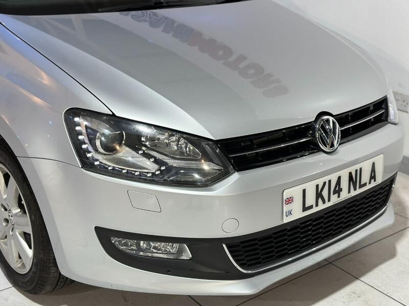 VOLKSWAGEN POLO
