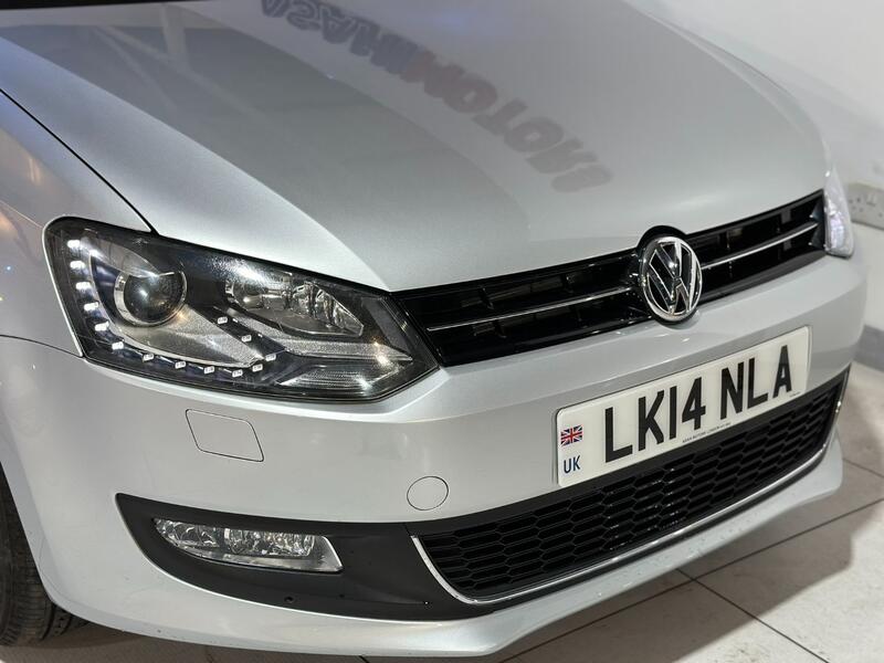 VOLKSWAGEN POLO
