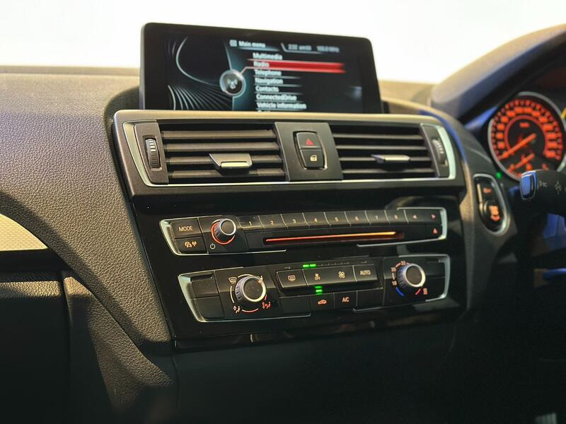 BMW 1 SERIES