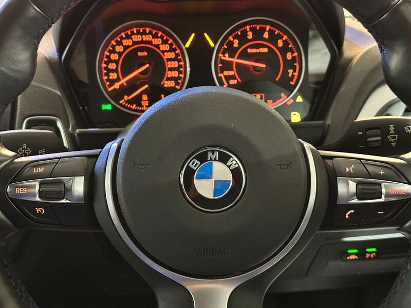 BMW 1 SERIES