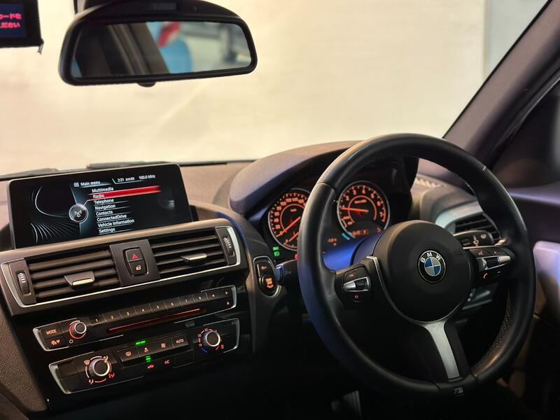 BMW 1 SERIES