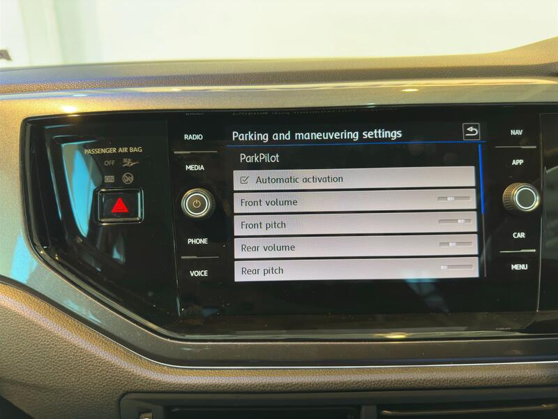VOLKSWAGEN POLO