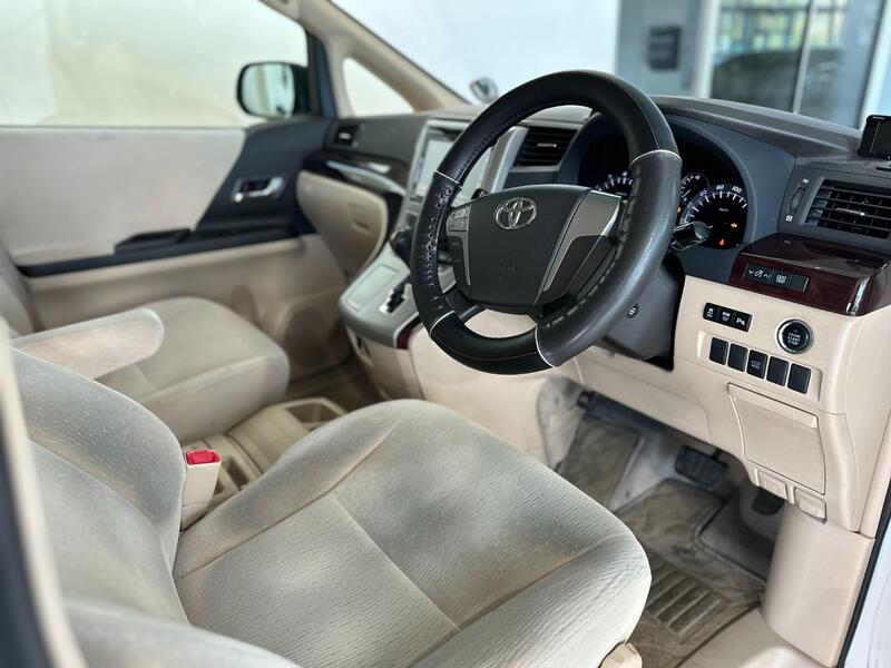 TOYOTA ALPHARD