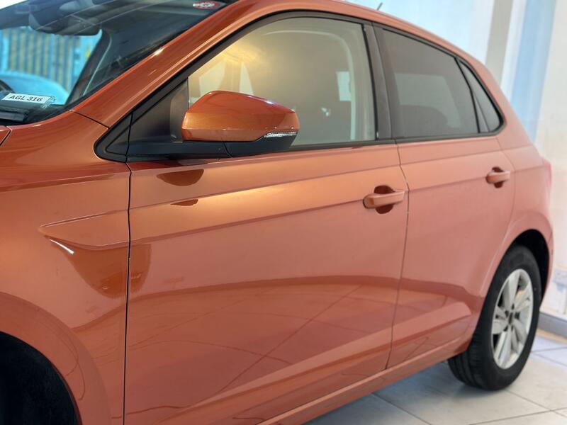 VOLKSWAGEN POLO
