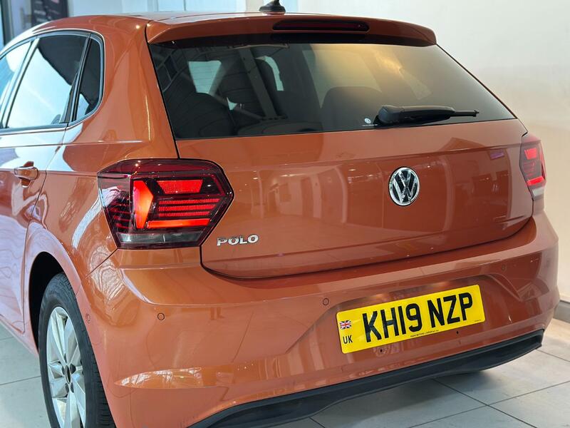 VOLKSWAGEN POLO