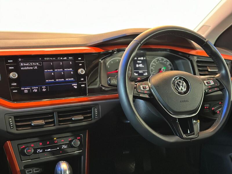 VOLKSWAGEN POLO