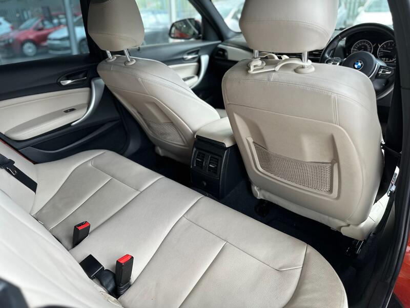 BMW 1 SERIES