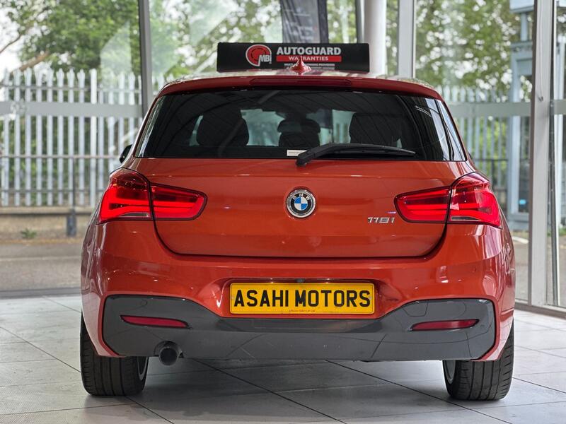 BMW 1 SERIES