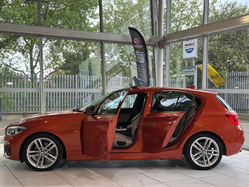 BMW 1 SERIES