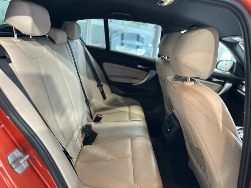 BMW 1 SERIES