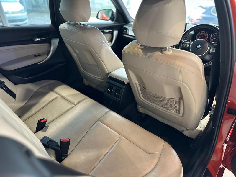 BMW 1 SERIES