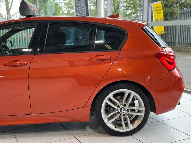 BMW 1 SERIES