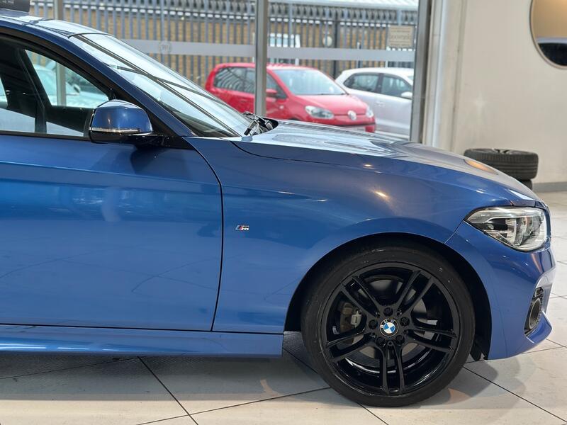 BMW 1 SERIES