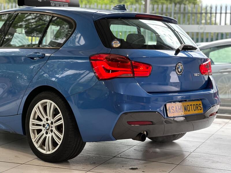 BMW 1 SERIES
