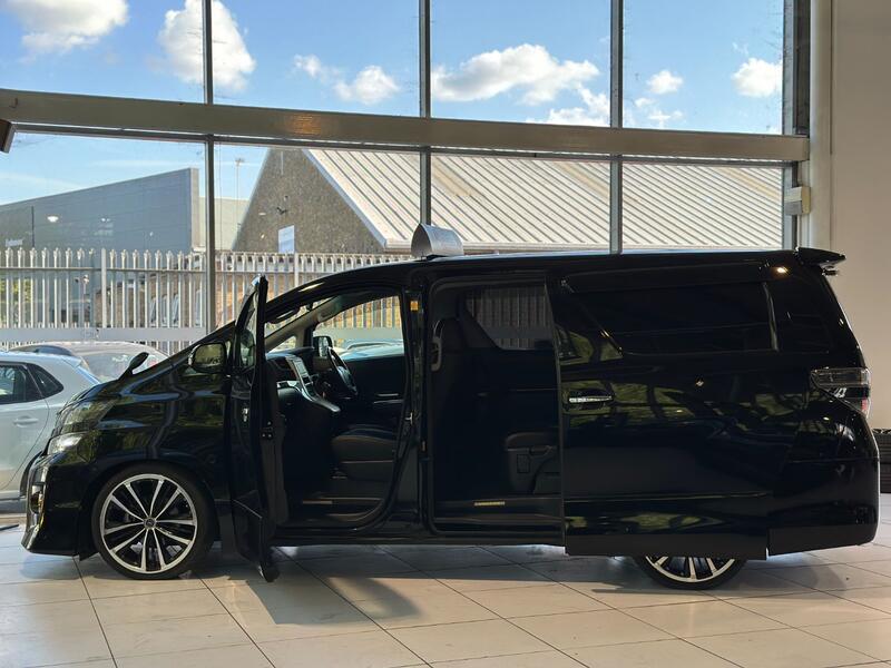TOYOTA VELLFIRE