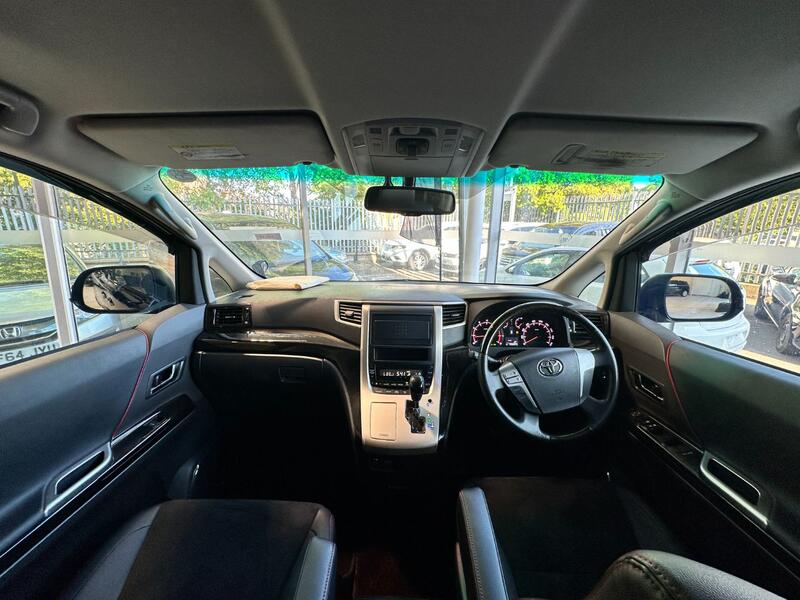 TOYOTA VELLFIRE