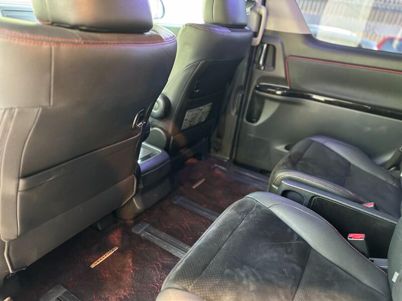 TOYOTA VELLFIRE