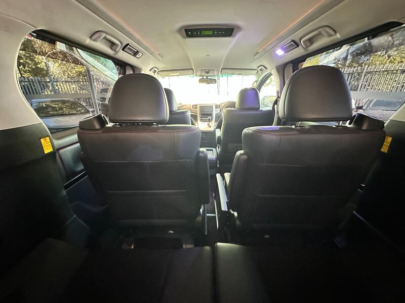 TOYOTA VELLFIRE