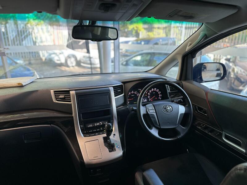 TOYOTA VELLFIRE