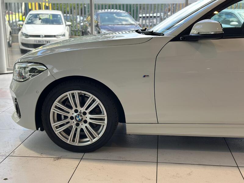 BMW 1 SERIES