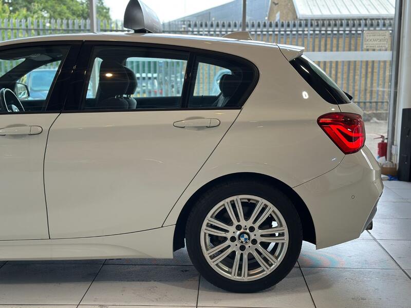 BMW 1 SERIES