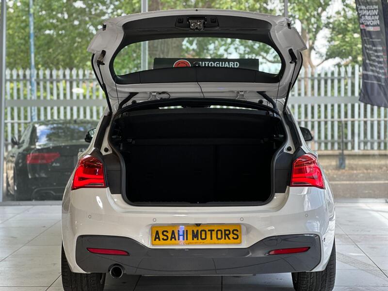 BMW 1 SERIES