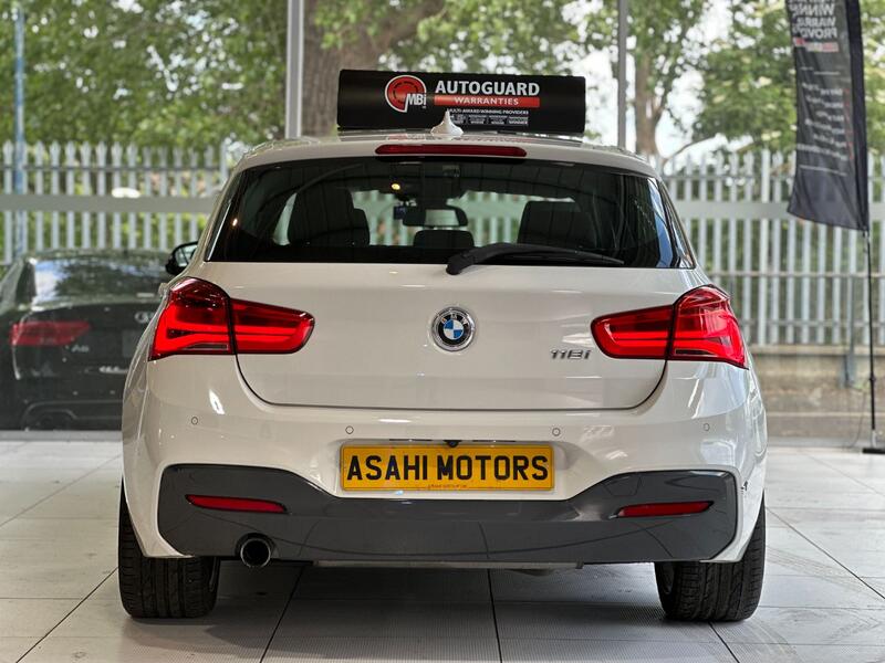 BMW 1 SERIES