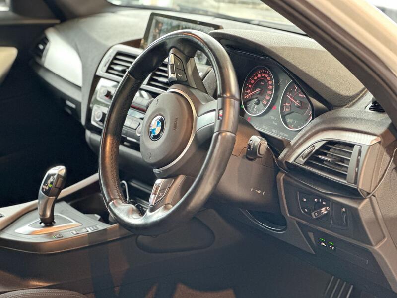 BMW 1 SERIES