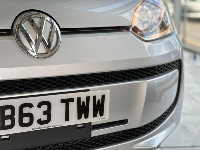 VOLKSWAGEN UP