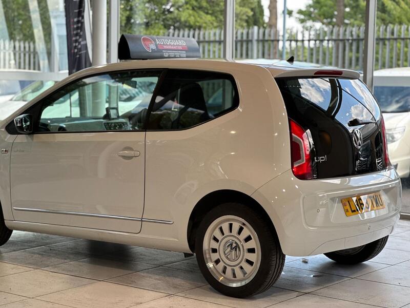 VOLKSWAGEN UP