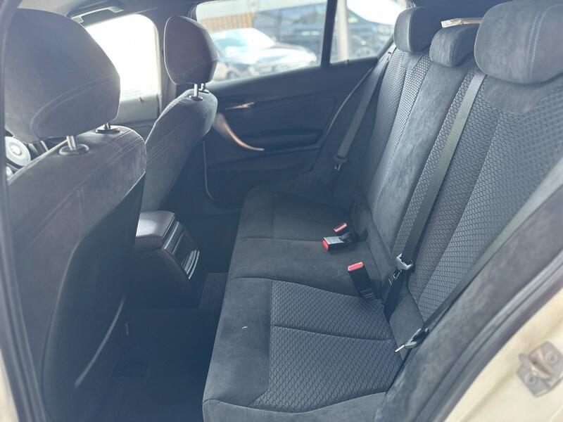 BMW 1 SERIES