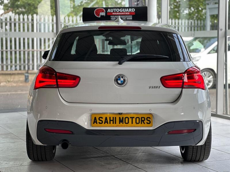 BMW 1 SERIES