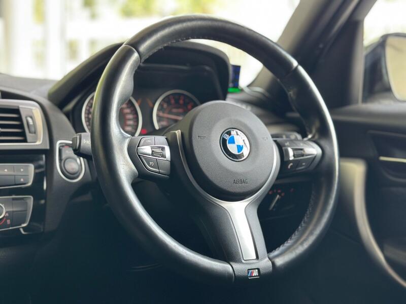 BMW 1 SERIES