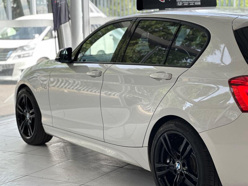 BMW 1 SERIES