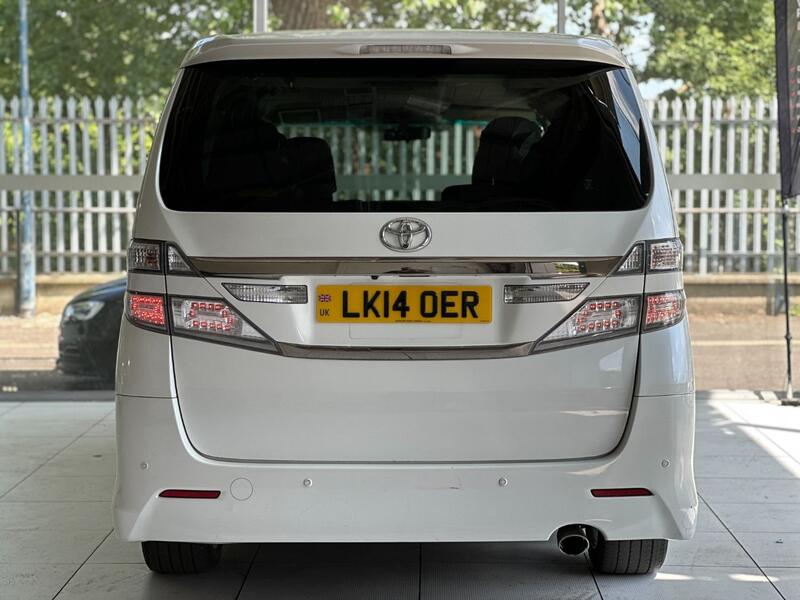 TOYOTA VELLFIRE